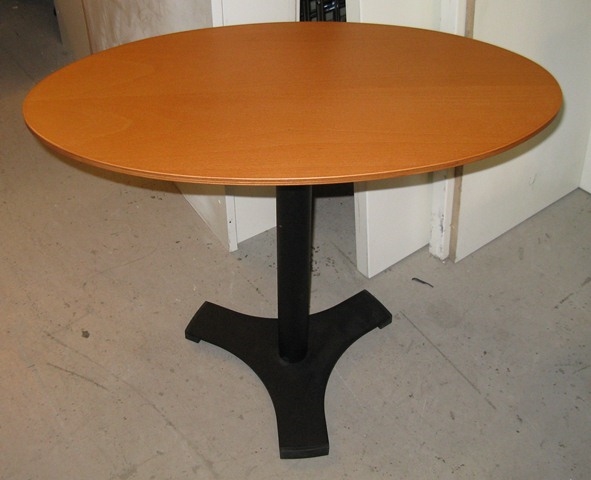K-1299 Ovalt bord bets-svart