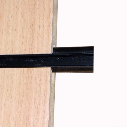 Spårprofil PVC svart 2400 mm L-formad