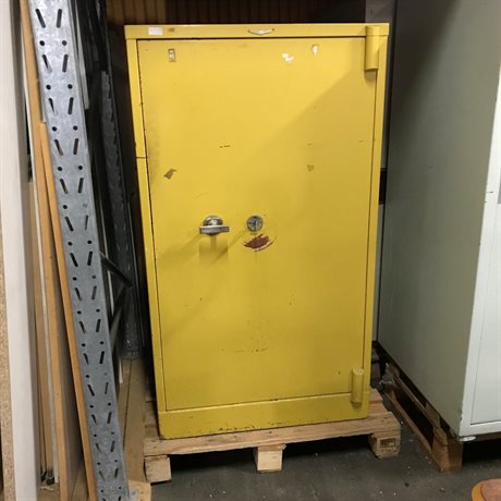 Brandssäkert skåp Göteborgs Kassaskåpsfabrik P120