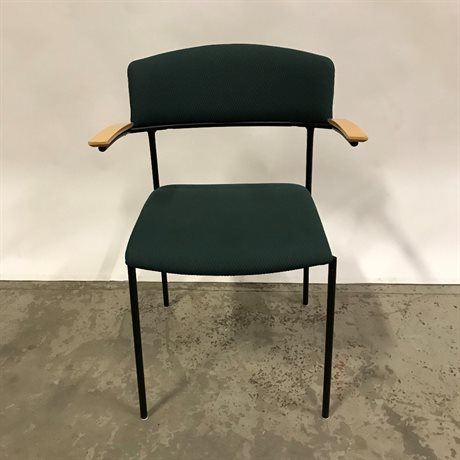 Stol grön med armstöd i bok