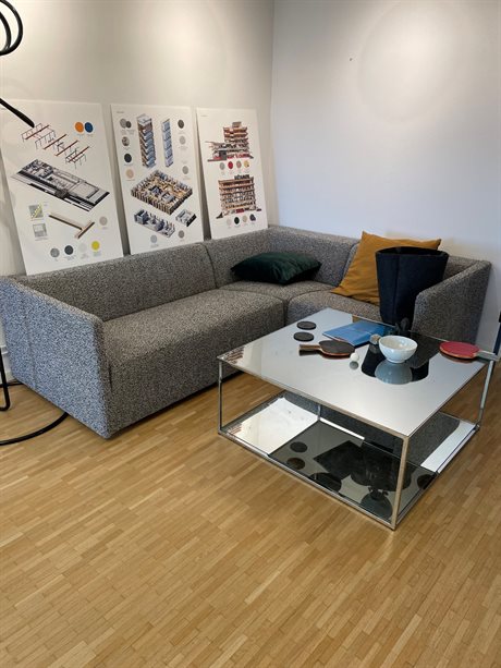 Hörnsoffa Offecct med soffbord