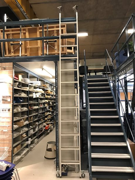 Rullbar hyllstege Zarges