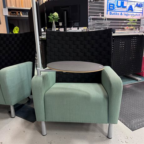 Sittmöbel med avställningsyta