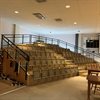 Fällstol beige plast väggmontering